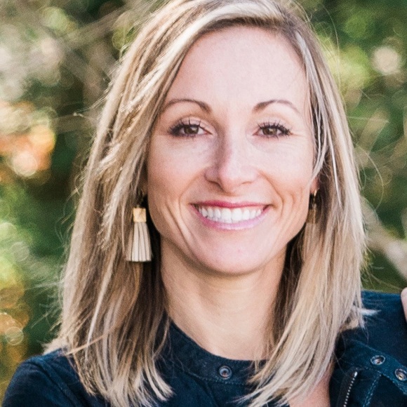 Meet your Posher, Aubrey - Picture 1 of 1